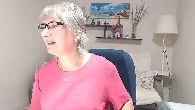 Snapshot of FleurMays chatting on October 20, 2025, 5:08 am FleurMays online show from October 20, 2025, 5:08 am