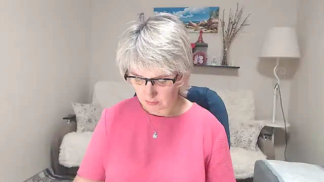 Snapshot of FleurMays chatting on October 25, 2025, 4:53 am FleurMays online show from October 25, 2025, 4:53 am