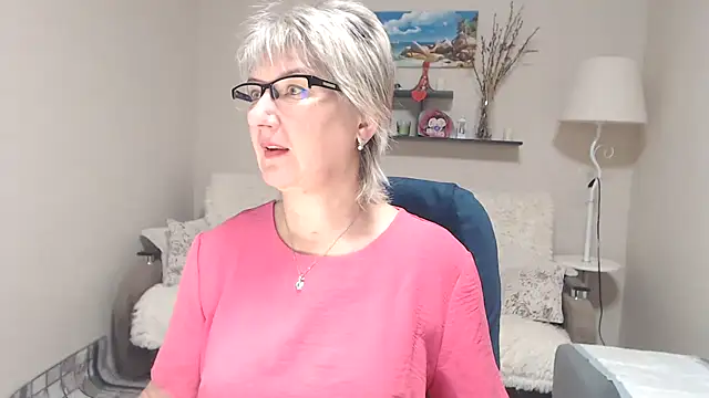 Snapshot of FleurMays chatting on November 4, 2025, 3:38 am FleurMays online show from November 4, 2025, 3:38 am