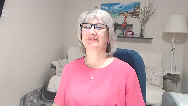 Snapshot of FleurMays chatting on November 11, 2025, 9:42 am FleurMays online show from November 11, 2025, 9:42 am