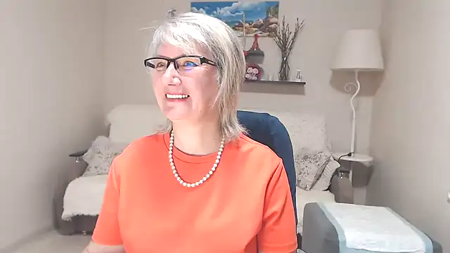FleurMays online show from July 19, 2026, 6:06 am
