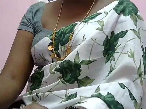 Snapshot of Hot_akshara chatting on November 12, 2025, 4:57 am Hot akshara online show from November 12, 2025, 4:57 am