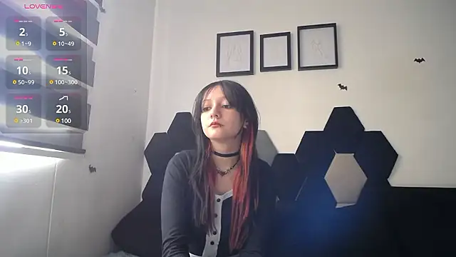 Snapshot of Maki_Zein chatting on December 6, 2024, 1:22 pm Maki Zein online show from December 6, 2024, 1:22 pm