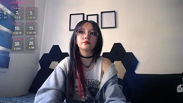 Snapshot of Maki_Zein chatting on December 31, 2024, 2:36 pm Maki Zein online show from December 31, 2024, 2:36 pm