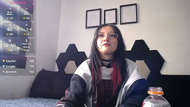 Snapshot of Maki_Zein chatting on January 6, 2025, 5:16 pm Maki Zein online show from January 6, 2025, 5:16 pm