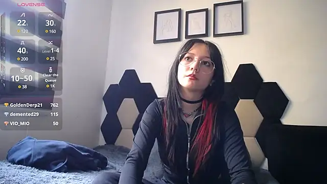 Snapshot of Maki_Zein chatting on January 8, 2025, 4:11 pm Maki Zein online show from January 8, 2025, 4:11 pm