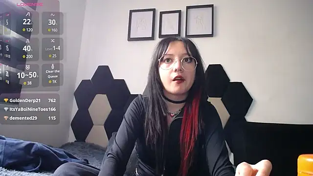 Snapshot of Maki_Zein chatting on January 8, 2025, 7:13 pm Maki Zein online show from January 8, 2025, 7:13 pm