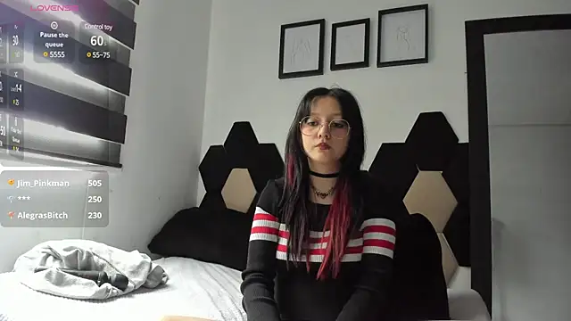 Snapshot of Maki_Zein chatting on January 31, 2025, 5:32 pm Maki Zein online show from January 31, 2025, 5:32 pm