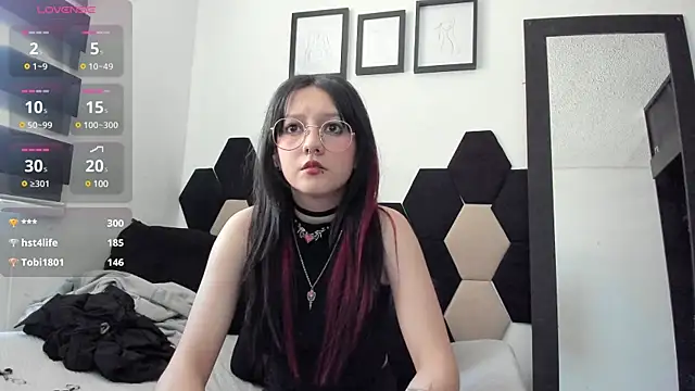 Snapshot of Maki_Zein chatting on February 5, 2025, 7:20 pm Maki Zein online show from February 5, 2025, 7:20 pm