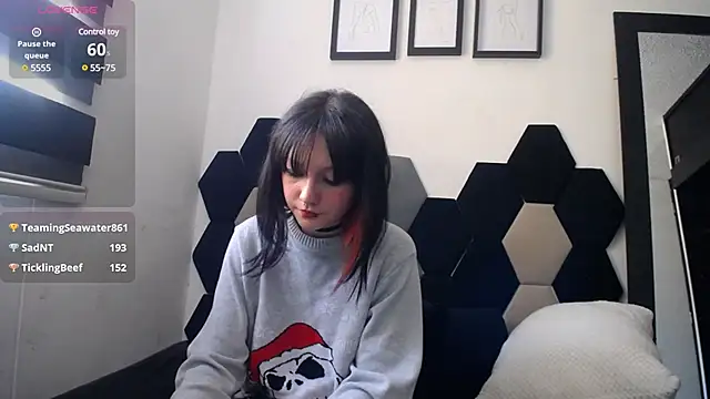 Snapshot of Maki_Zein chatting on February 17, 2025, 7:21 pm Maki Zein online show from February 17, 2025, 7:21 pm