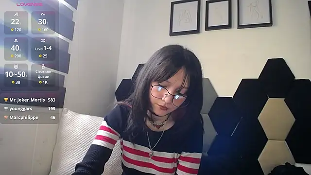 Snapshot of Maki_Zein chatting on February 18, 2025, 4:26 pm Maki Zein online show from February 18, 2025, 4:26 pm