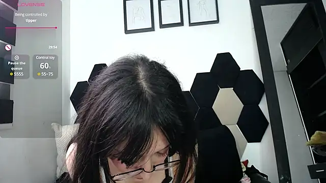 Snapshot of Maki_Zein chatting on February 20, 2025, 4:36 pm Maki Zein online show from February 20, 2025, 4:36 pm