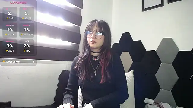 Snapshot of Maki_Zein chatting on March 7, 2025, 1:18 pm Maki Zein online show from March 7, 2025, 1:18 pm