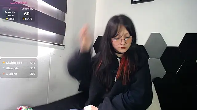 Snapshot of Maki_Zein chatting on March 13, 2025, 7:28 pm Maki Zein online show from March 13, 2025, 7:28 pm