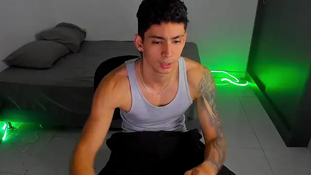 OliverBennet online show from February 22, 2025, 12:05 am