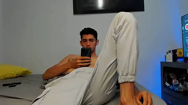 OliverBennet online show from October 25, 2025, 4:20 am