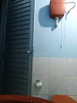 Snapshot of lele9457 chatting on February 8, 2025, 1:32 am lele9457 online show from February 8, 2025, 1:32 am