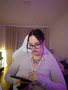 Jujuicy 97 online show from April 9, 2026, 6:13 pm