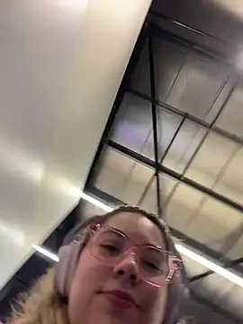 brooklynivy online show from February 11, 2026, 11:26 am