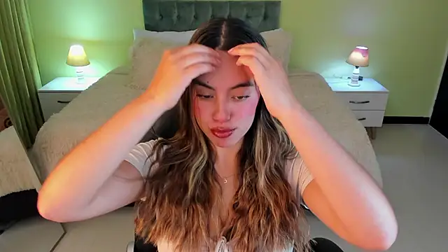  Charlotte evans 1 online show from February 4, 2026, 11:42 pm