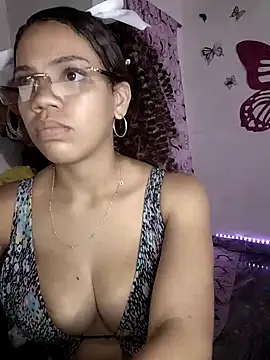 Snapshot of 1CANDYLOVE chatting on January 9, 2025, 1:50 am 1CANDYLOVE online show from January 9, 2025, 1:50 am
