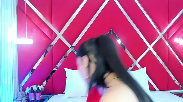 Snapshot of SusanCouper chatting on October 21, 2025, 10:54 pm SusanCouper online show from October 21, 2025, 10:54 pm