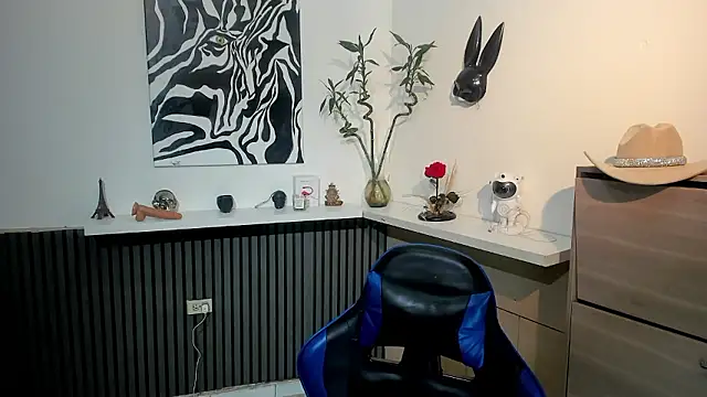 Snapshot of Daemon21 chatting on January 18, 2026, 7:39 pm Daemon21 online show from January 18, 2026, 7:39 pm