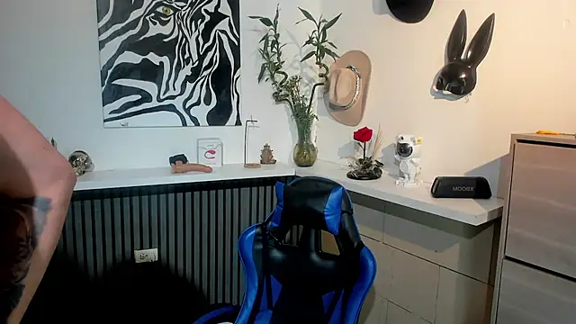 Snapshot of Daemon21 chatting on February 5, 2026, 12:15 am Daemon21 online show from February 5, 2026, 12:15 am