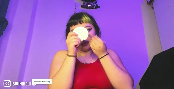 larissa01  online show from March 5, 2026, 1:18 pm