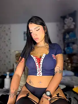 Snapshot of -Loren- chatting on July 12, 2026, 12:07 pm -Loren- online show from July 12, 2026, 12:07 pm