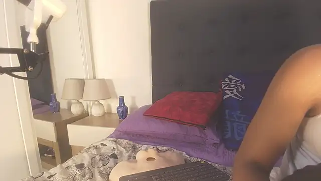 Evelonga 707 online show from February 13, 2026, 7:10 pm