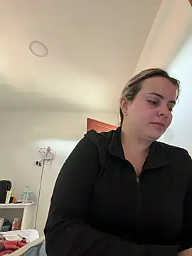 Im Amelia online show from July 8, 2026, 2:21 pm