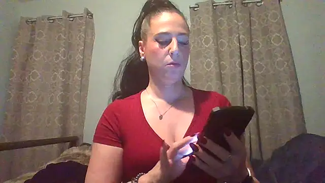 Snapshot of Audrey_hotty chatting on November 12, 2025, 10:41 pm Audrey hotty online show from November 12, 2025, 10:41 pm