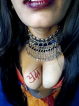 Snapshot of Savita_hotmom chatting on February 13, 2026, 6:15 pm Savita hotmom online show from February 13, 2026, 6:15 pm