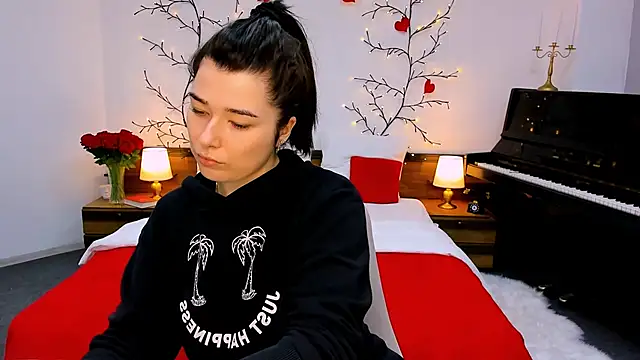 Snapshot of _Sun_Shy_ chatting on October 12, 2025, 1:10 pm Sun Shy online show from October 12, 2025, 1:10 pm