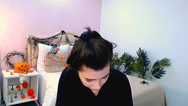 Snapshot of _Sun_Shy_ chatting on October 31, 2025, 6:47 am Sun Shy online show from October 31, 2025, 6:47 am