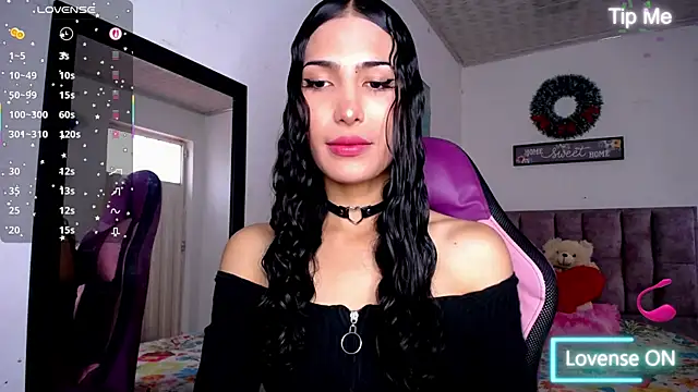 Lanna hott  online show from August 4, 2026, 6:54 pm