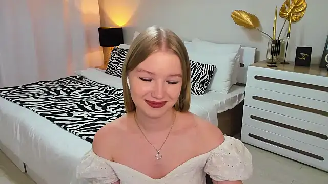 shy  lady online show from January 19, 2025, 9:13 pm