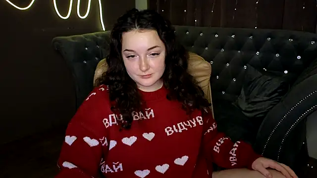 Snapshot of GloriNichols chatting on December 7, 2024, 6:43 am GloriNichols online show from December 7, 2024, 6:43 am