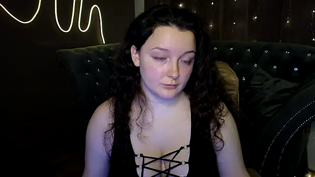 Snapshot of GloriNichols chatting on December 13, 2024, 1:44 pm GloriNichols online show from December 13, 2024, 1:44 pm