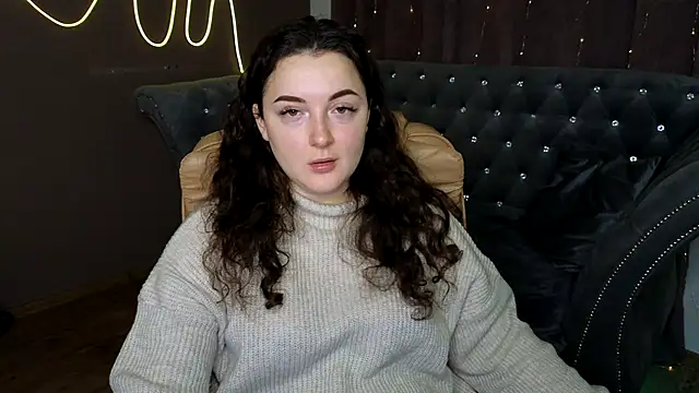 Snapshot of GloriNichols chatting on January 14, 2025, 6:24 am GloriNichols online show from January 14, 2025, 6:24 am