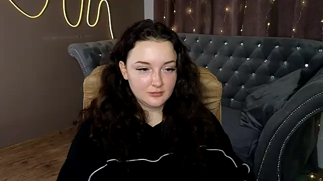 Snapshot of GloriNichols chatting on January 18, 2025, 6:34 am GloriNichols online show from January 18, 2025, 6:34 am