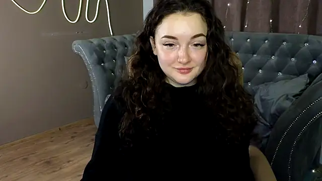 Snapshot of GloriNichols chatting on January 24, 2025, 6:57 am GloriNichols online show from January 24, 2025, 6:57 am