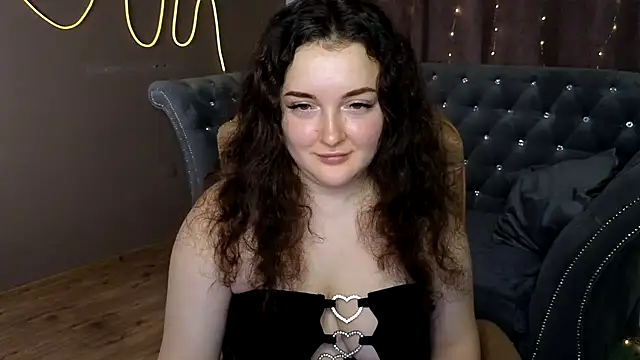 Snapshot of GloriNichols chatting on January 25, 2025, 9:36 am GloriNichols online show from January 25, 2025, 9:36 am