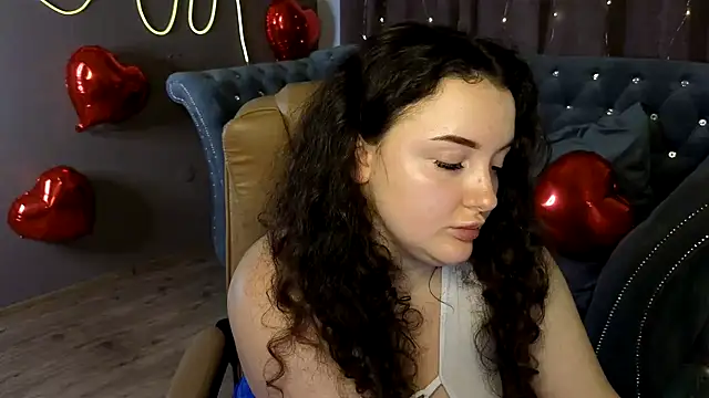 Snapshot of GloriNichols chatting on January 30, 2025, 4:24 pm GloriNichols online show from January 30, 2025, 4:24 pm