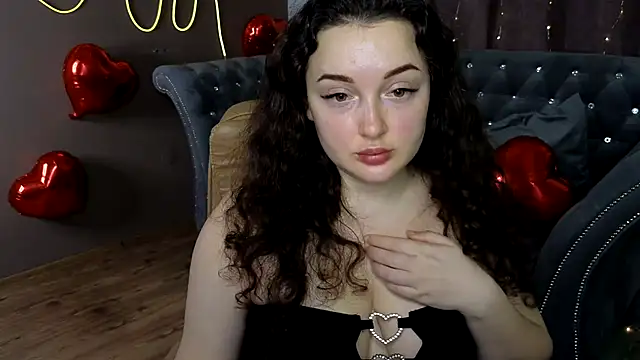 Snapshot of GloriNichols chatting on January 31, 2025, 1:34 pm GloriNichols online show from January 31, 2025, 1:34 pm