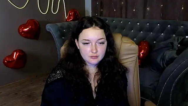 Snapshot of GloriNichols chatting on February 7, 2025, 2:04 pm GloriNichols online show from February 7, 2025, 2:04 pm