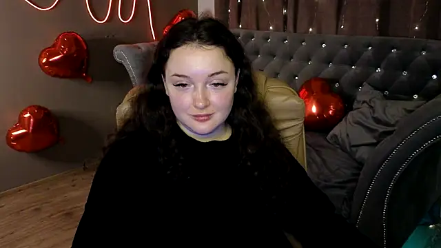 Snapshot of GloriNichols chatting on February 20, 2025, 9:33 am GloriNichols online show from February 20, 2025, 9:33 am