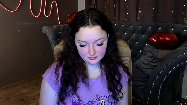 Snapshot of GloriNichols chatting on March 17, 2025, 7:02 am GloriNichols online show from March 17, 2025, 7:02 am