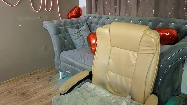 Snapshot of GloriNichols chatting on March 20, 2025, 6:30 am GloriNichols online show from March 20, 2025, 6:30 am